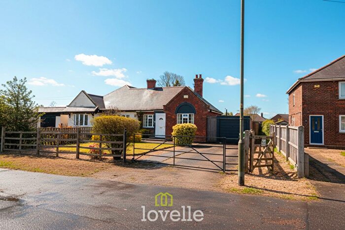 3 Bedroom Semi-Detached Bungalow For Sale In Healing Road, Stallingborough, DN41