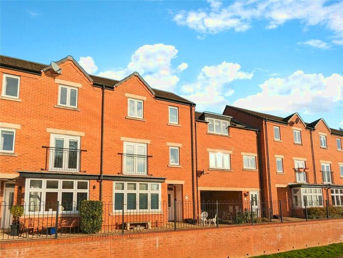 4 Bedroom Terraced House To Rent In Iris Crescent, Lincoln, Lincolnshire, LN1