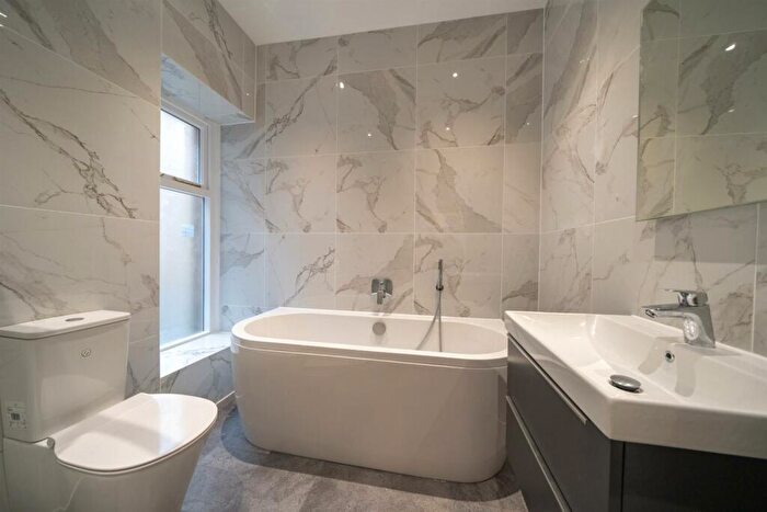 2 Bedroom Apartment To Rent In Quadrant House, Quadrant Mews, Buxton, SK17