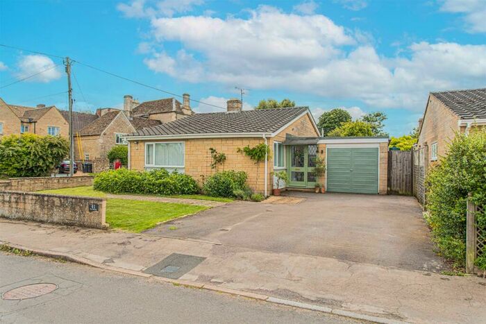 3 Bedroom Bungalow For Sale In The Parklands, Hullavington, SN14