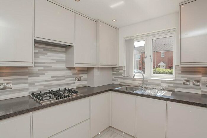 3 Bedroom End Of Terrace House For Sale In Ashmead Road, Banbury, OX16