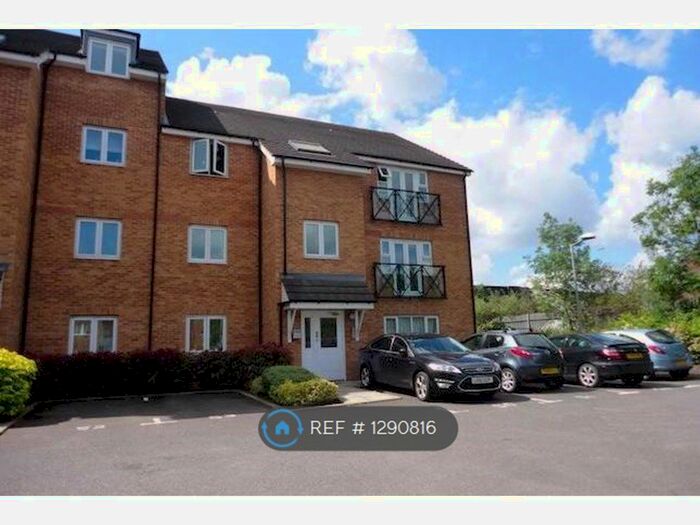 1 Bedroom Flat To Rent In Gwendoline Court, Waltham Cross EN8