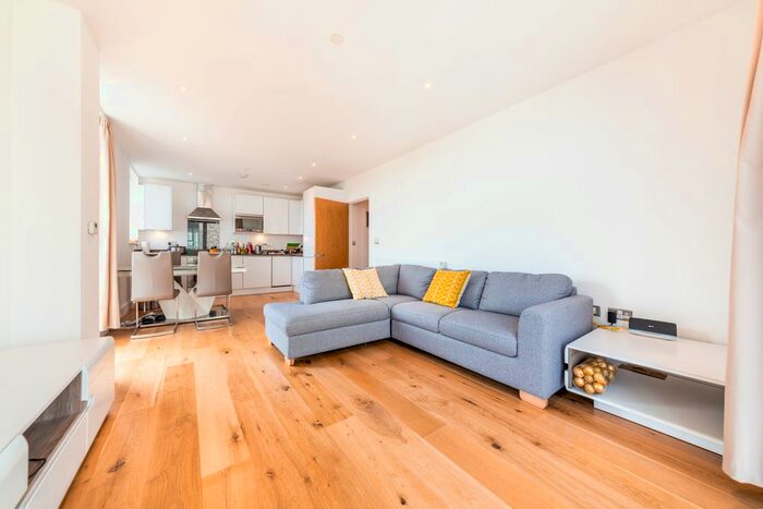 2 Bedroom Flat To Rent In Thanet Tower, Caxton Street North, Canning Town, London, E16