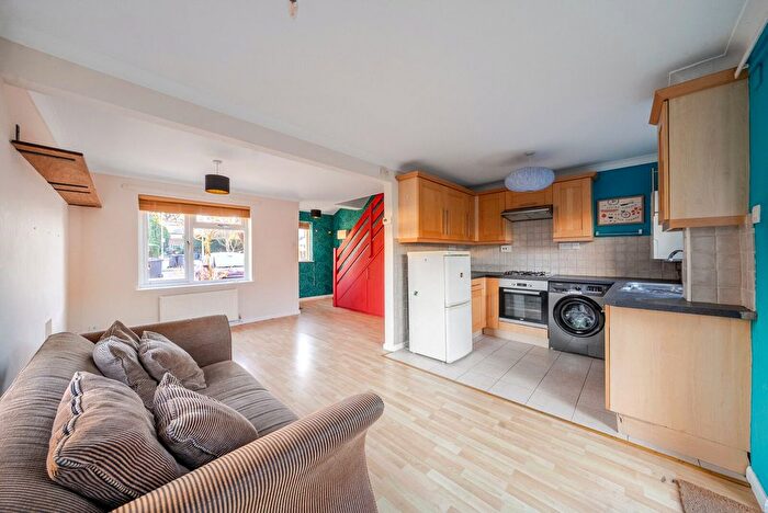 2 Bedroom End Terrace House To Rent In Audric Close, Kingston Upon Thames, KT2
