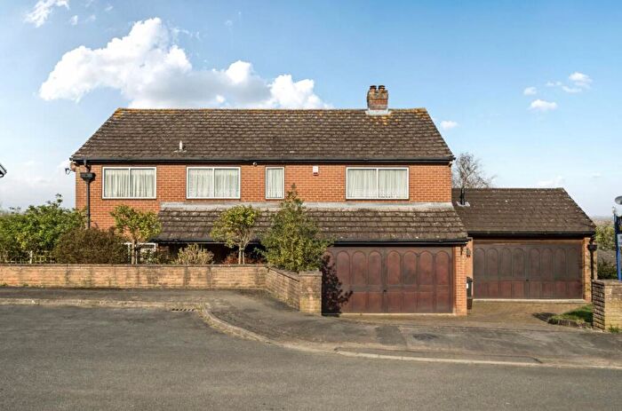 5 Bedroom Detached House For Sale In The Fairway, Daventry, NN11