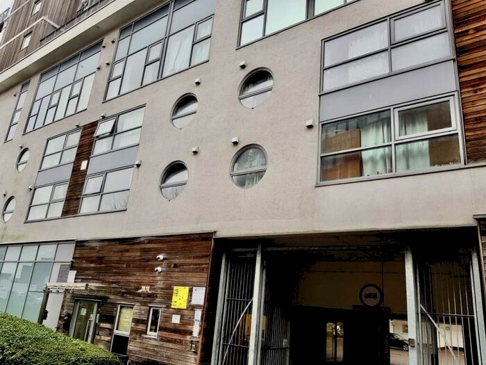 1 Bedroom Flat To Rent In The Paramount, Swindon, SN1