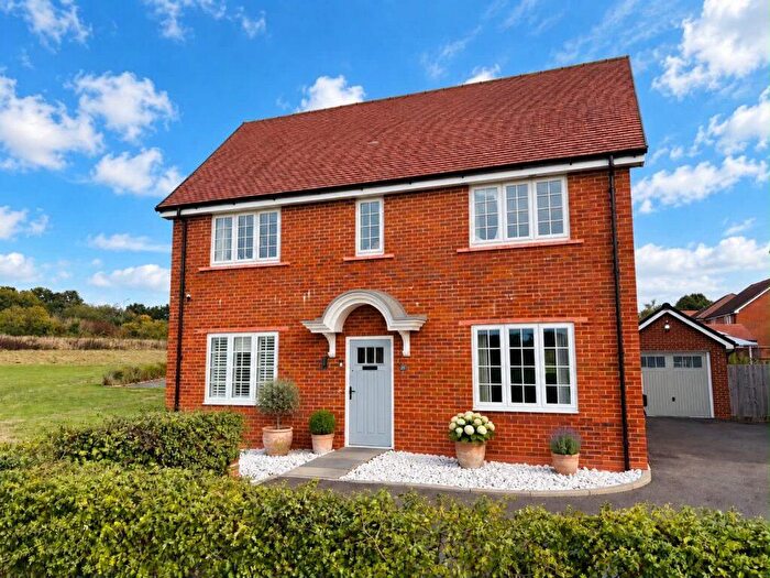 4 Bedroom Detached House For Sale In Sowerby Street, Thatcham, RG18