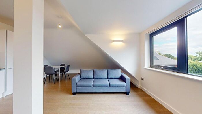 2 Bedroom Flat To Rent In Lambton Road, London, SW20