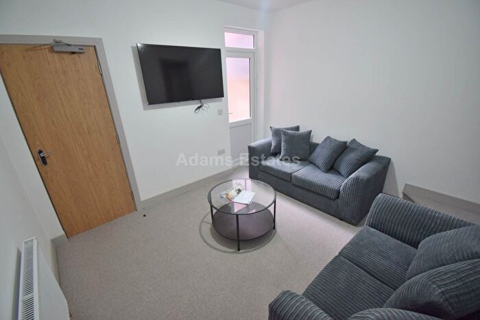 5 Bedroom Terraced House To Rent In Cardigan Road, Reading, RG1