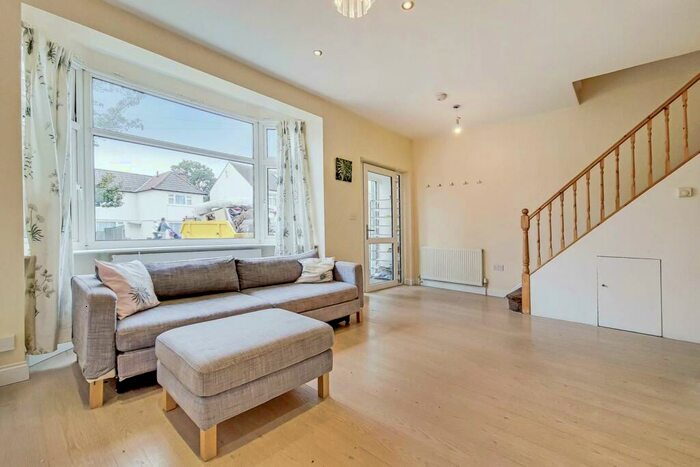 4 Bedroom Terraced House To Rent In Roll Gardens, Cranbrook, Ilford, IG2