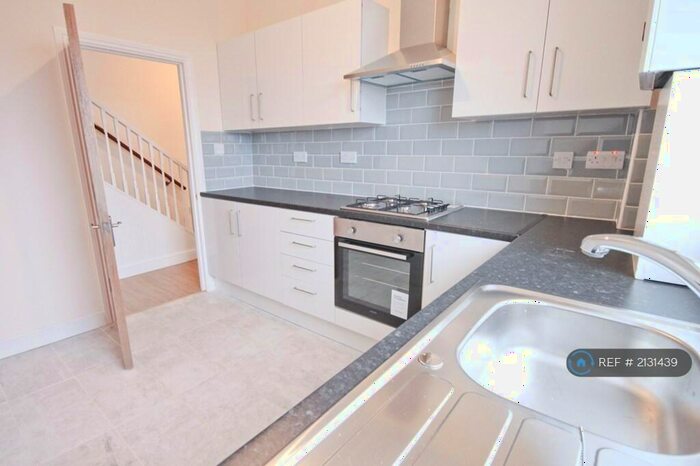 2 Bedroom Flat To Rent In Mapperley, Nottingham, NG3