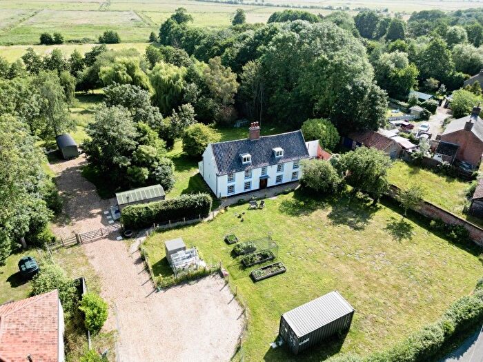 4 Bedroom Detached House For Sale In Thorpe Road, Haddiscoe, Norwich, NR14