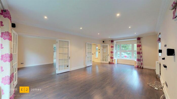 4 Bedroom Detached House For Sale In Alderton Hill, Loughton, IG10