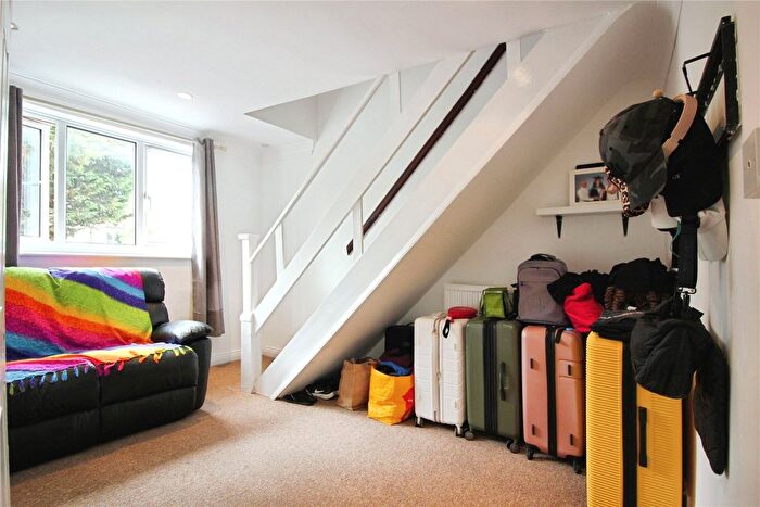 1 Bedroom Terraced House To Rent In Rydal Avenue, Reading, RG30