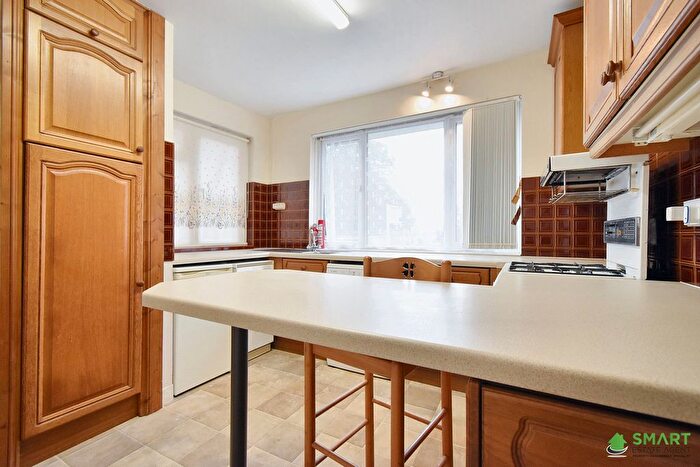 3 Bedroom Bungalow For Sale In Topsham Road, Exeter, EX2