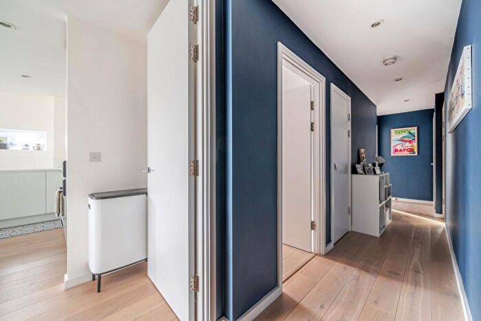 2 Bedroom Flat For Sale In Dance Square, London, EC1V - Photo 7