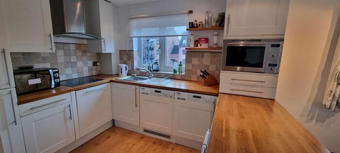 2 Bedroom Flat To Rent In Kingfisher Wharf, Nottingham, NG7