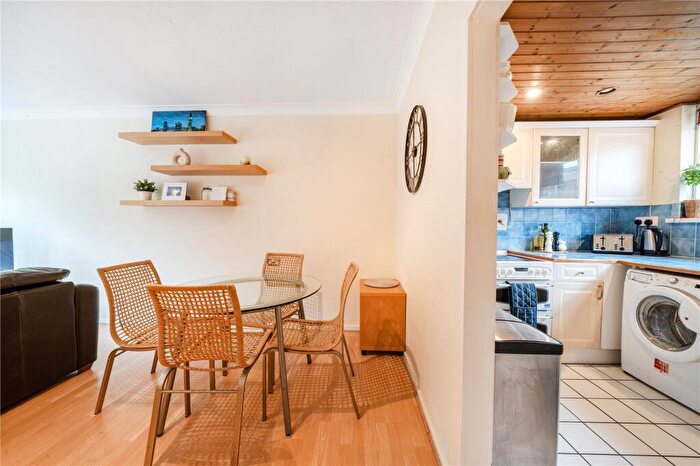 1 Bedroom Apartment For Sale In Cornford Grove, London, SW12