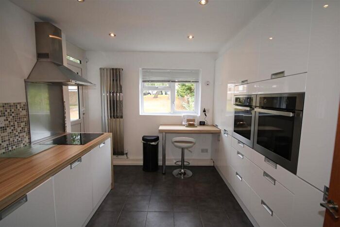 2 Bedroom Flat For Sale In Jesuit Close, Canterbury, CT2