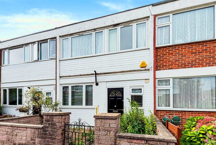 5 Bedroom Terraced House To Rent In Swanwick Close, London, SW15