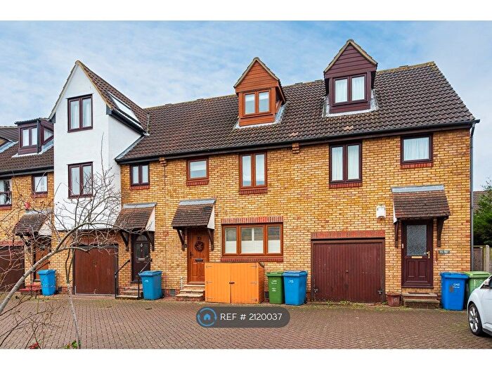 4 Bedroom Terraced House To Rent In Steers Way, London, SE16