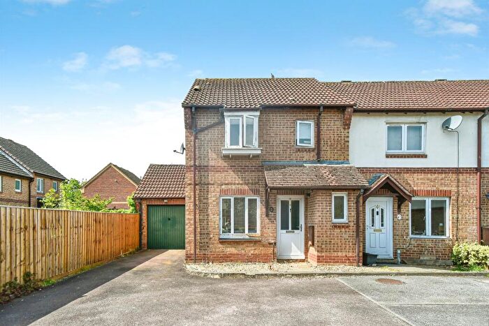 3 Bedroom End Of Terrace House For Sale In Water Mint Way, Calne, SN11