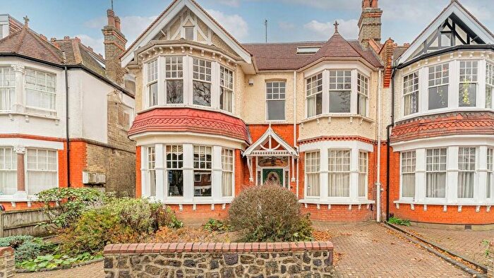 4 Bedroom Semi Detached House For Sale In Seymour Road, London, N3