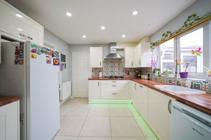 4 Bedroom Detached House For Sale In Somerset Drive, Glenfield, Leicester, Leicestershire, LE3