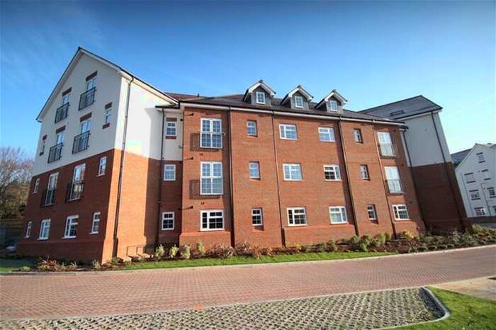 2 Bedroom Flat To Rent In Millstone Way, Harpenden, AL5