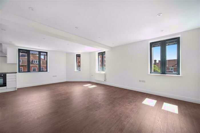 2 Bedroom Flat To Rent In High Street, Ruislip, HA4