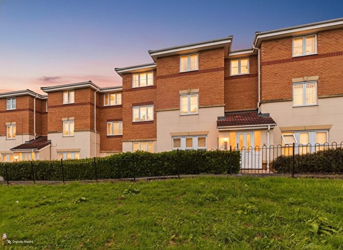 1 Bedroom Flat For Sale In Waring Avenue, St. Helens, WA9