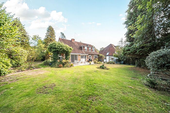 3 Bedroom Detached House For Sale In Howards Thicket, Gerrards Cross, Buckinghamshire, SL9