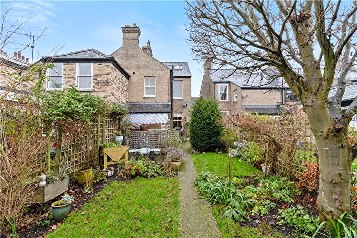 2 Bedroom Semi-Detached House For Sale In Selwyn Road, Cambridge, CB3