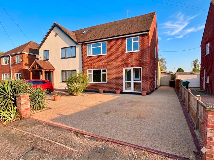 3 Bedroom Semi-Detached House For Sale In Willen Road, Newport Pagnell, MK16