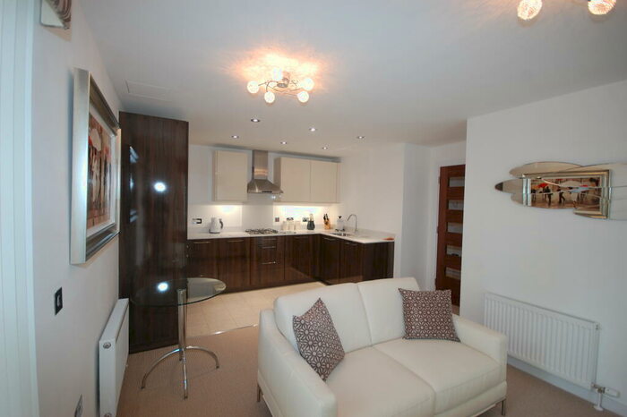 2 Bedroom Flat To Rent In Oakhill Grange, City Centre, Aberdeen, AB15