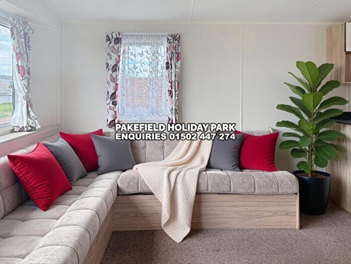 2 Bedroom Park Home For Sale In Pakefield Holiday Park – Suffolk, NR33