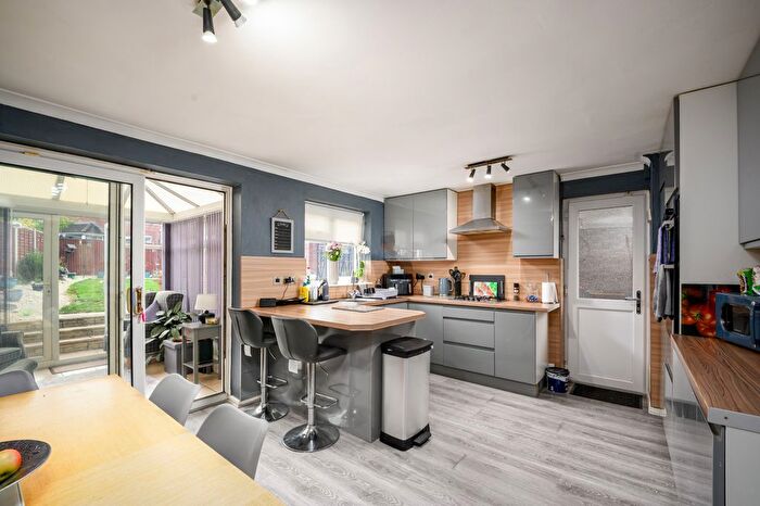 3 Bedroom Detached House For Sale In Kingsleigh Drive, Birmingham, B36