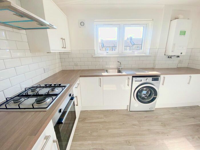 2 Bedroom Flat To Rent In Dalmeny Drive, Barrhead, East Renfrewshire, G78