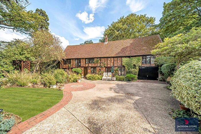 3 Bedroom Detached House For Sale In South End, Milton Bryan, Milton Keynes, Bedfordshire, MK17