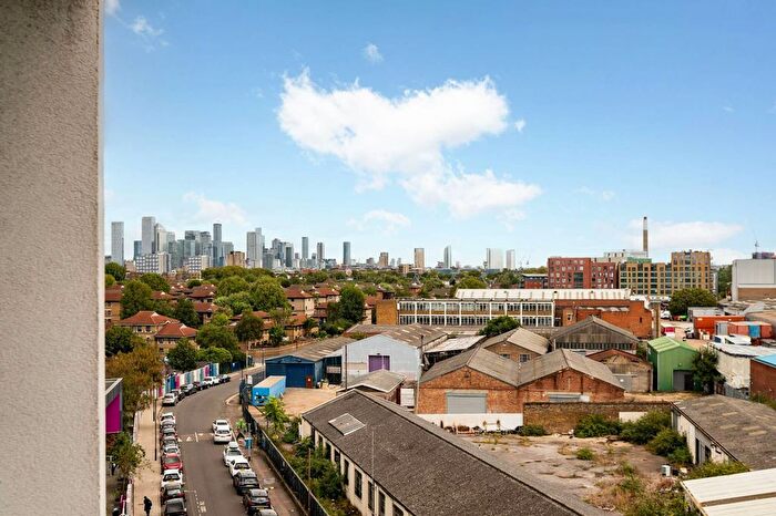 2 Bedroom Flat To Rent In Rotherhithe New Road, Bermondsey, London, SE16