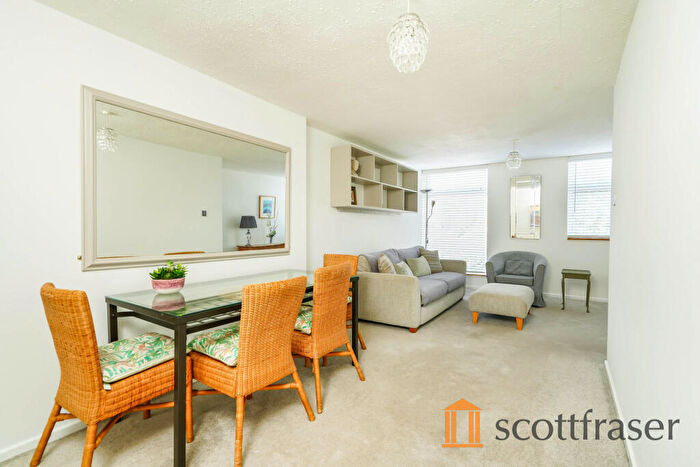 3 Bedroom Town House To Rent In Harefields, North Oxford, OX2