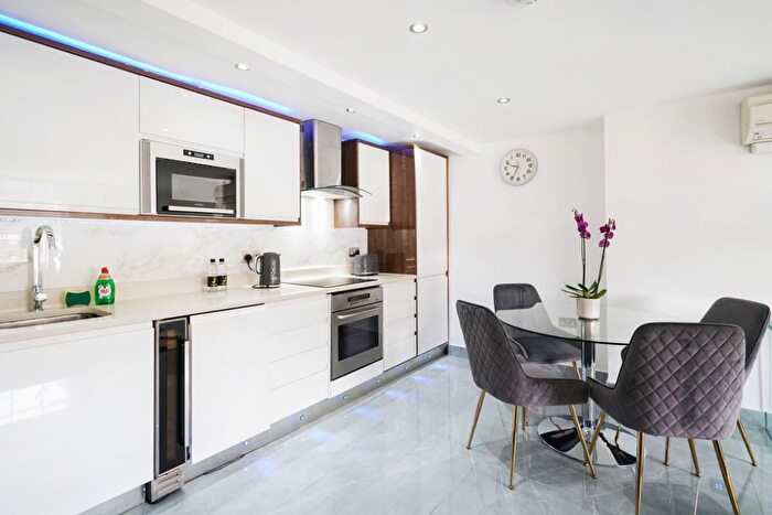 1 Bedroom Flat To Rent In Gloucester Place, London, W1U