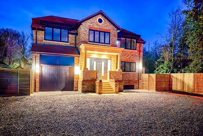 4 Bedroom Detached House For Sale In The Avenue, Wraysbury, Staines, TW19