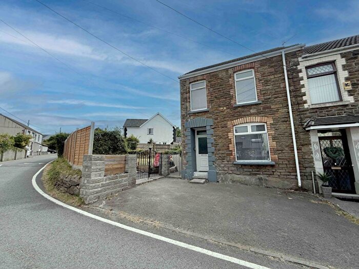 3 Bedroom End Of Terrace House To Rent In Bwlch Road, Loughor, SA4
