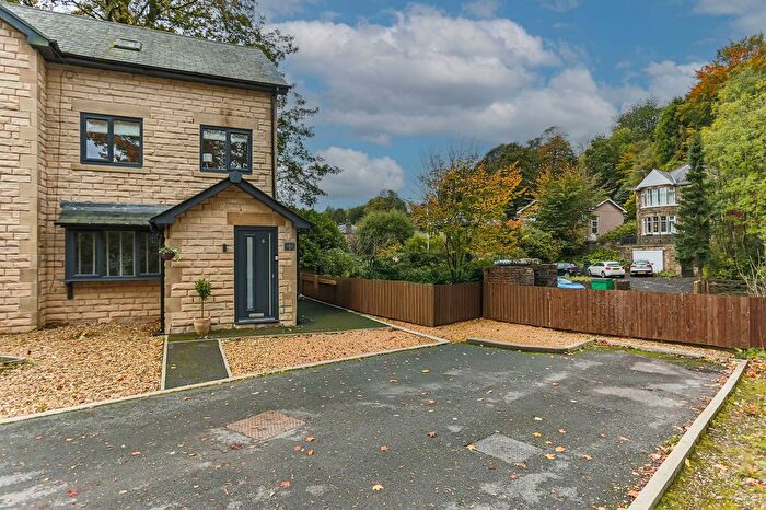4 Bedroom Semi-detached House For Sale In Meadows Court, Broadclough, Bacup, Rossendale, OL13