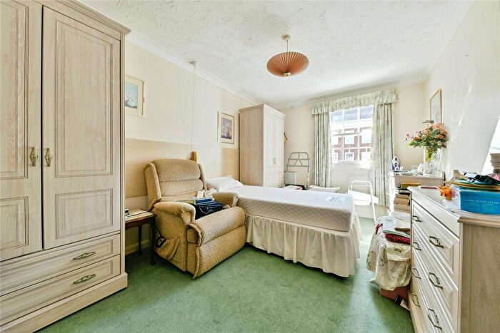 1 Bedroom Apartment For Sale In Bennett Court, Letchworth Garden City, SG6