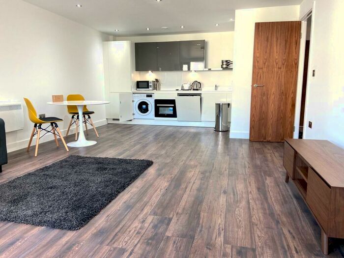 1 Bedroom Apartment To Rent In Sand Pits, Birmingham, B1