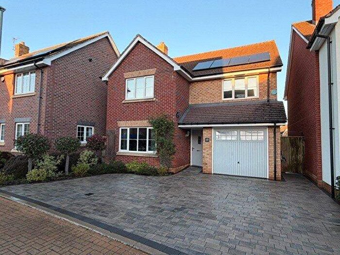 4 Bedroom Detached House For Sale In Battle Avenue, Daventry, Northamptonshire, NN11