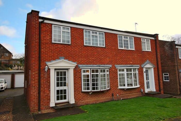 4 Bedroom Semi-Detached House To Rent In Lynwood, GU2