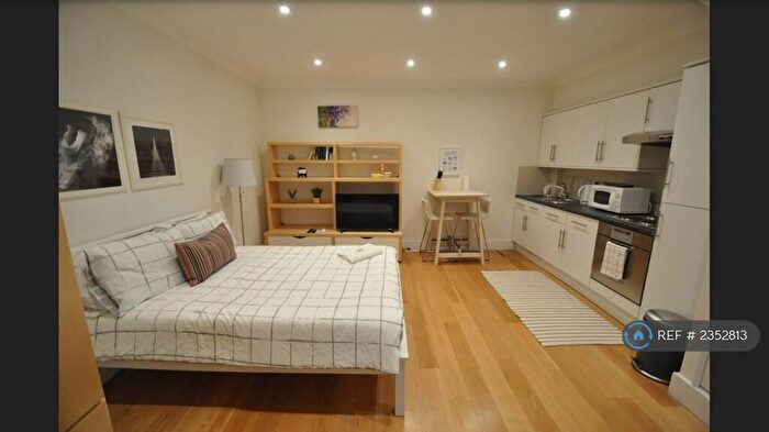 Studio To Rent In Danbury Street, London, N1